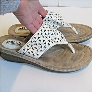 Womens Sz 8.5 Slide Comfort Thong Sandals Faux Leather Upper W/ Cutout Detail